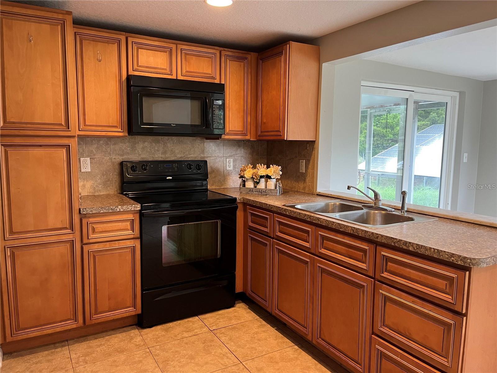 7407 University, Hudson, FL 34667