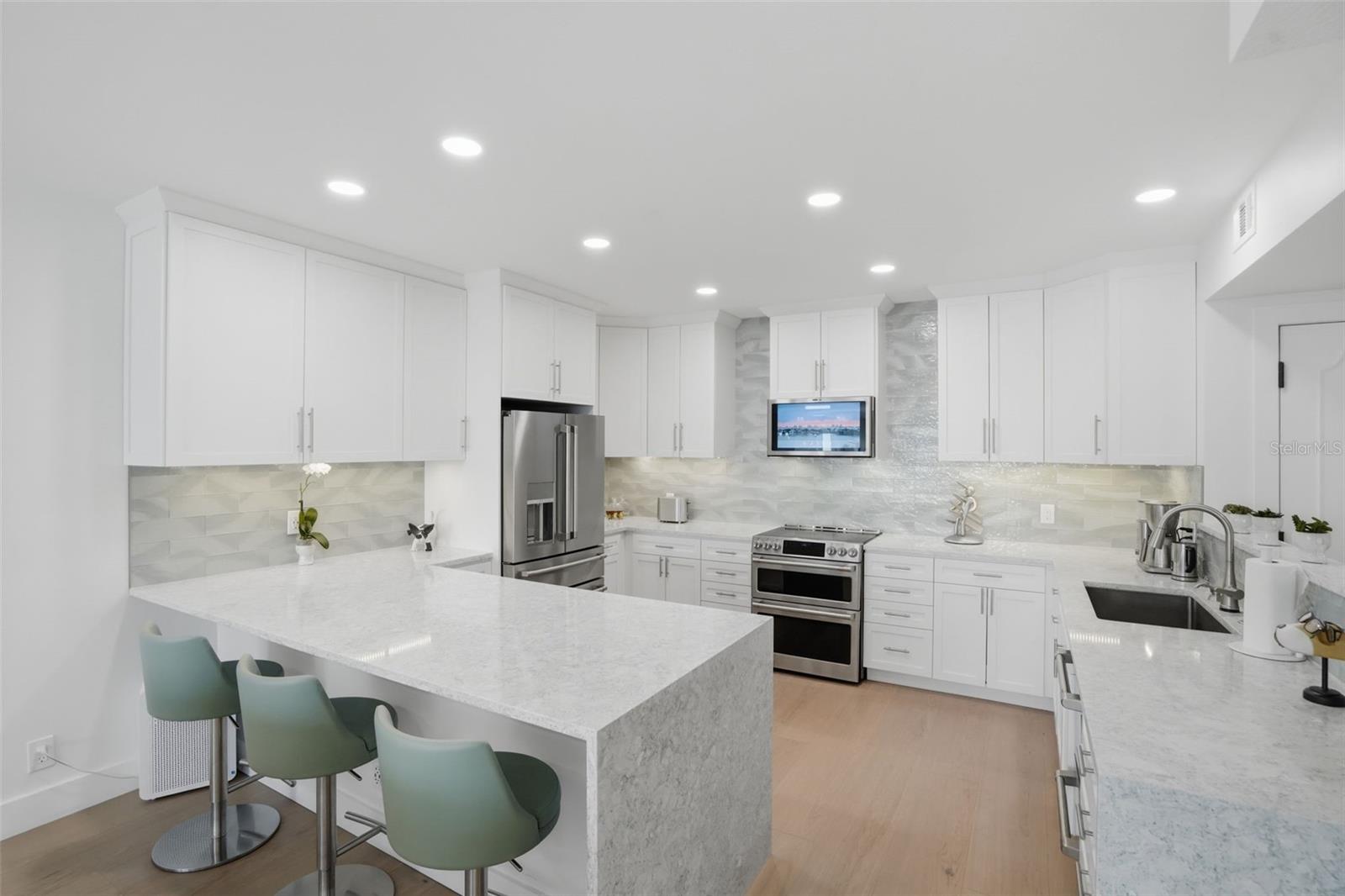 6 Belleview Unit 705, Belleair, FL 33756