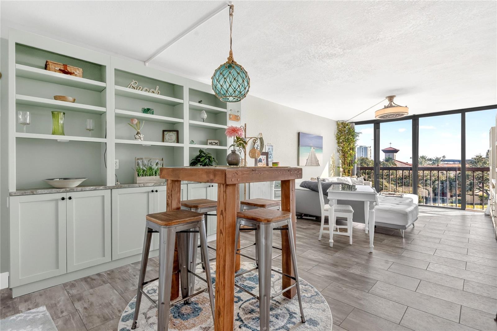 255 Dolphin Unit 407, Clearwater Beach, FL 33767