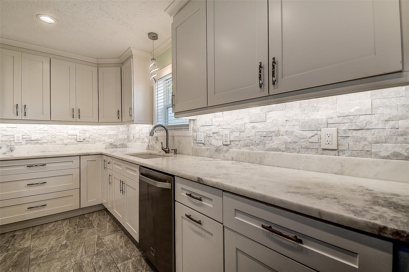 510 Wideview, Tarpon Springs, FL 34689