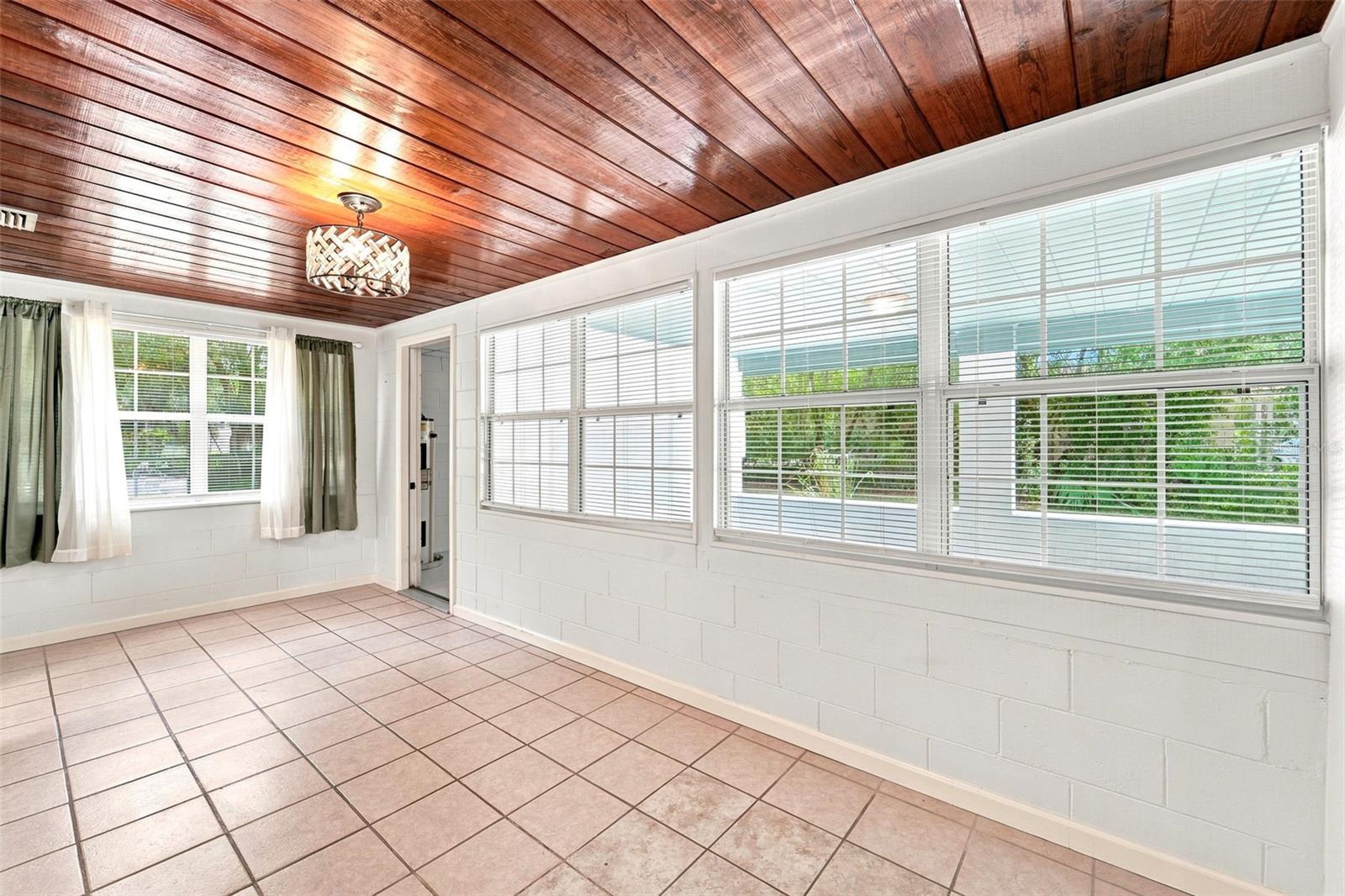 44 Volusia, Debary, FL 32713