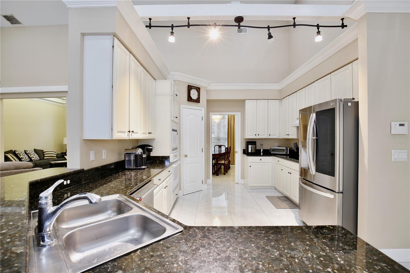 9374 Wickham, Orlando, FL 32836