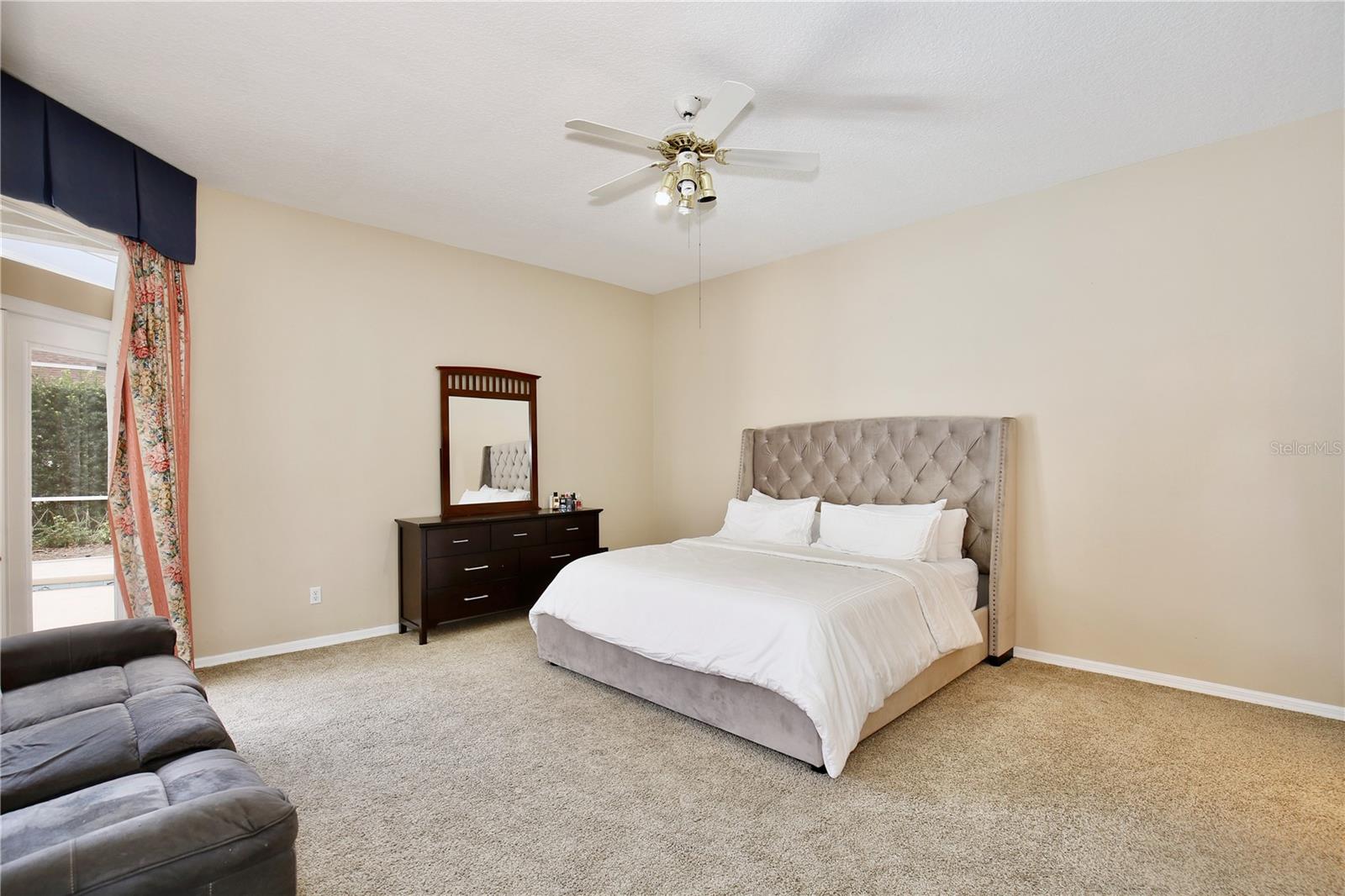 9374 Wickham, Orlando, FL 32836