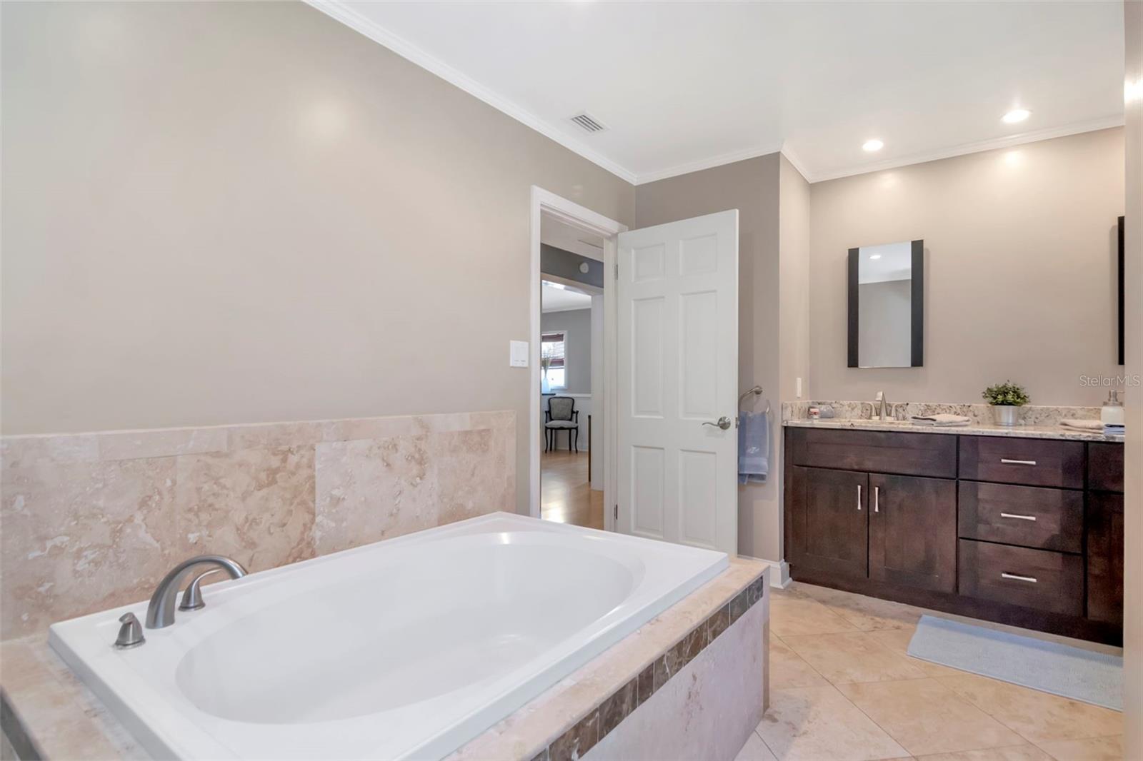 2535 Lake Ellen, Tampa, FL 33618
