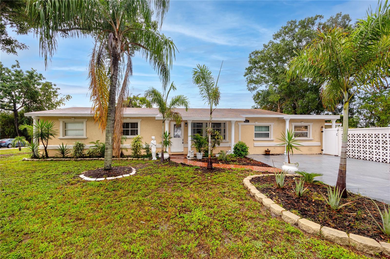 755 43rd, St Petersburg, FL 33713