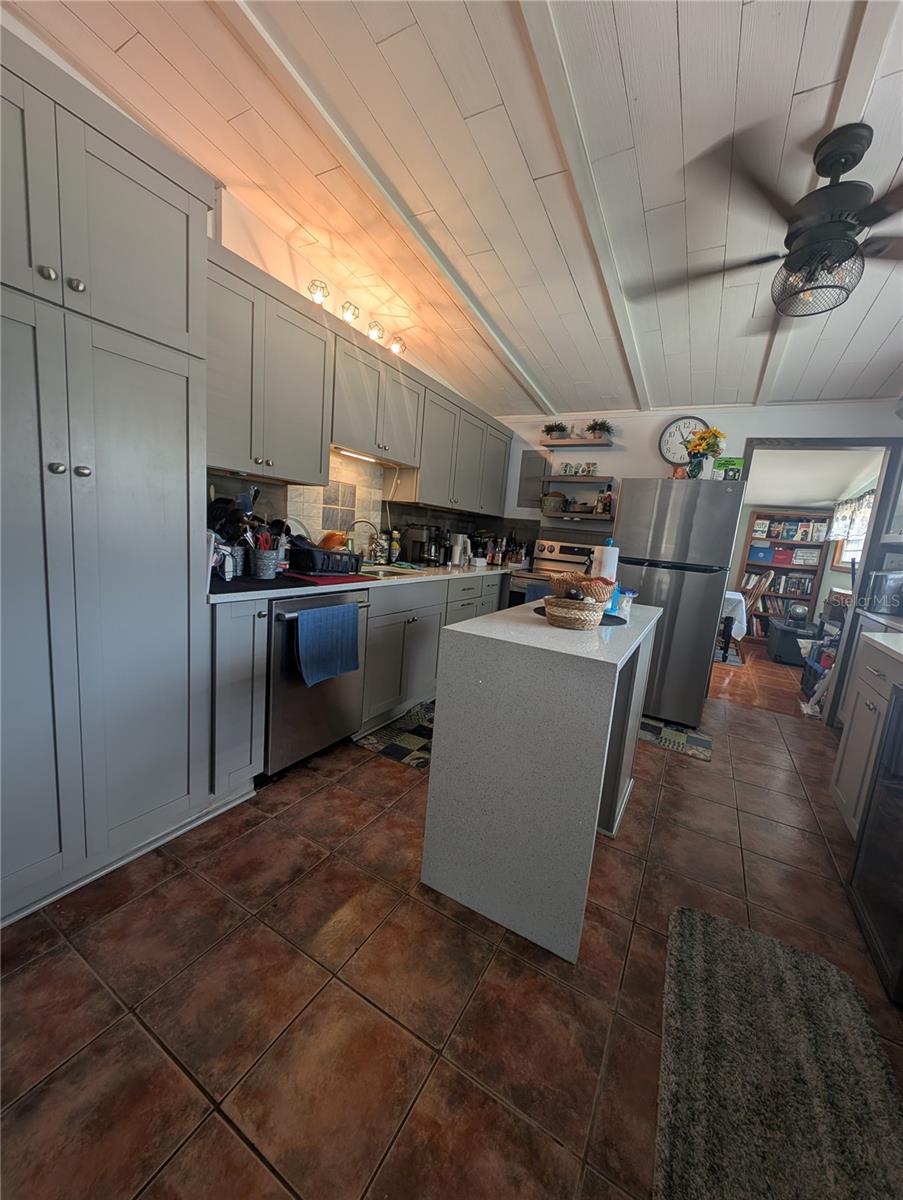 1529 River, Tampa, FL 33603