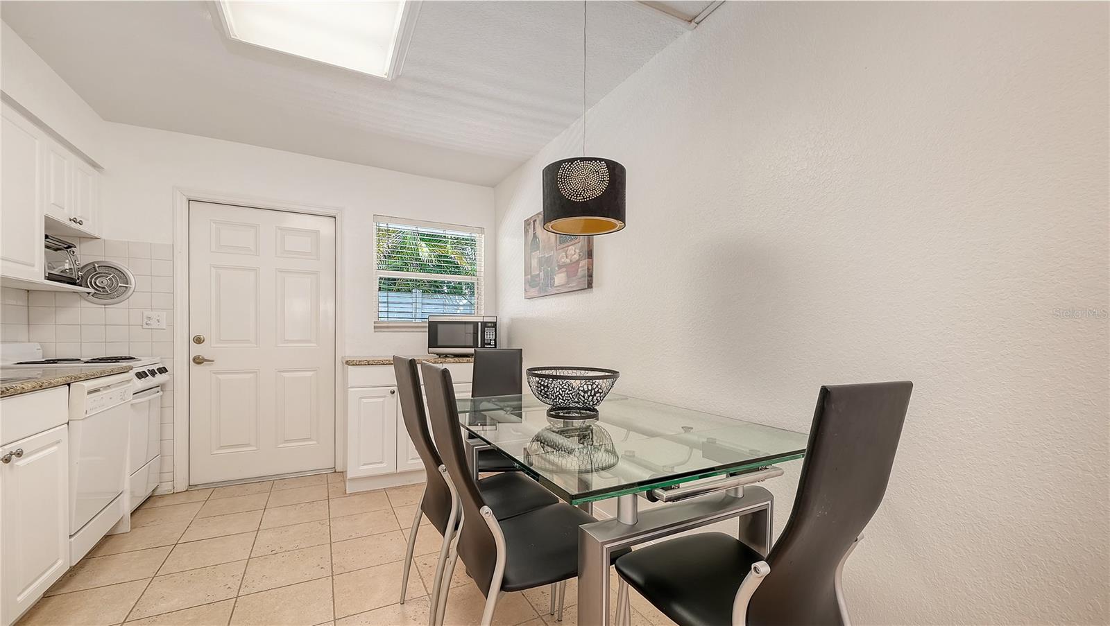 1749 Hillview Unit 1, Sarasota, FL 34239