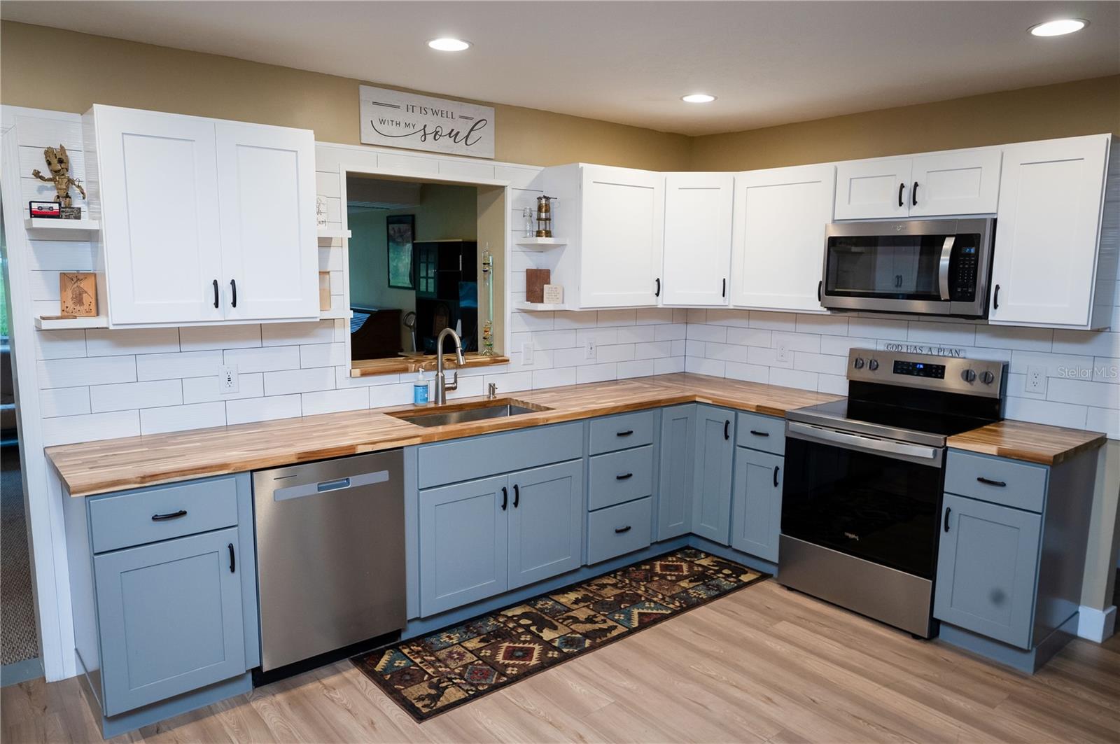 23816 Oak Tree, Sorrento, FL 32776