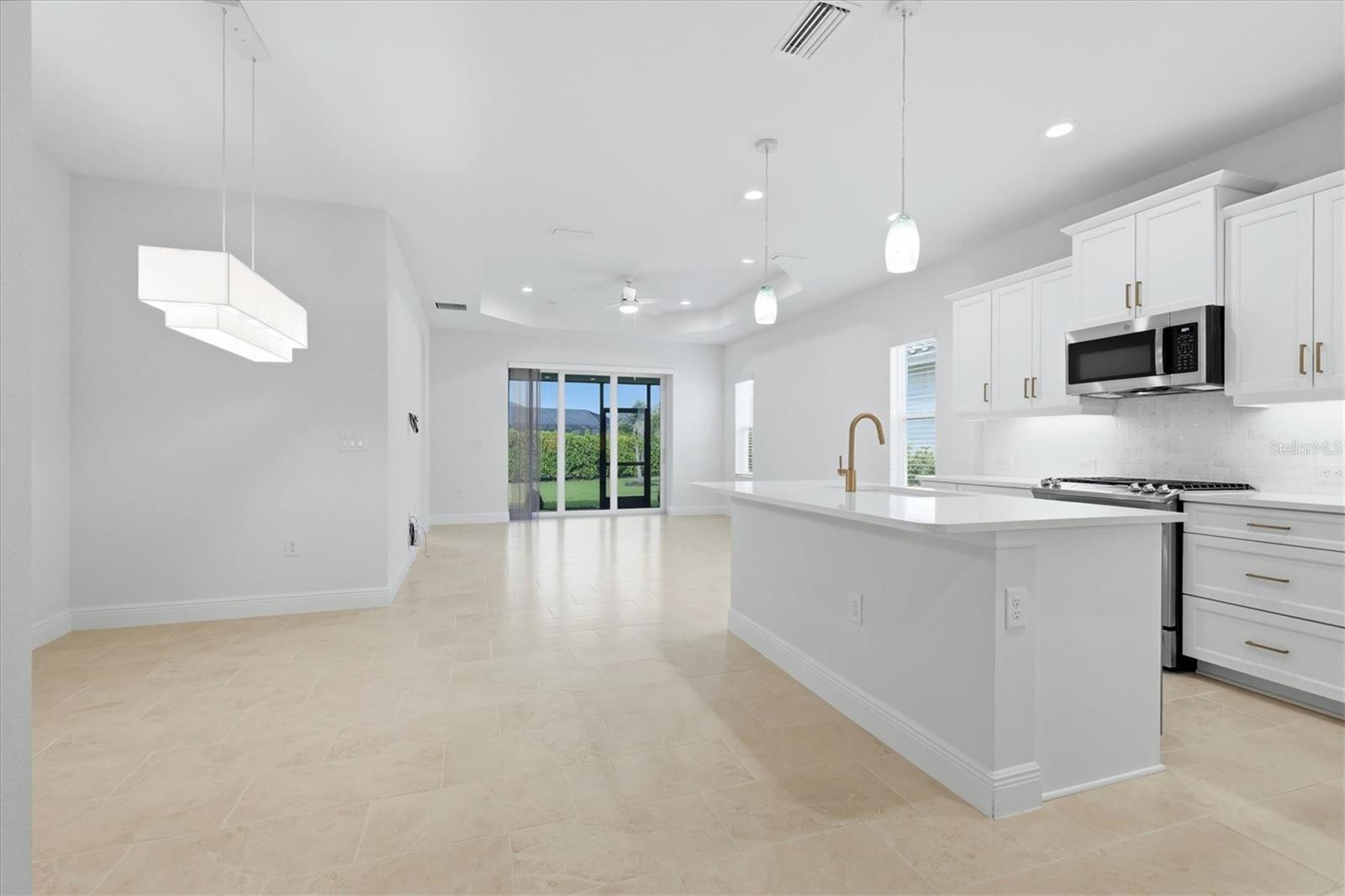2605 Star Apple, Sarasota, FL 34240