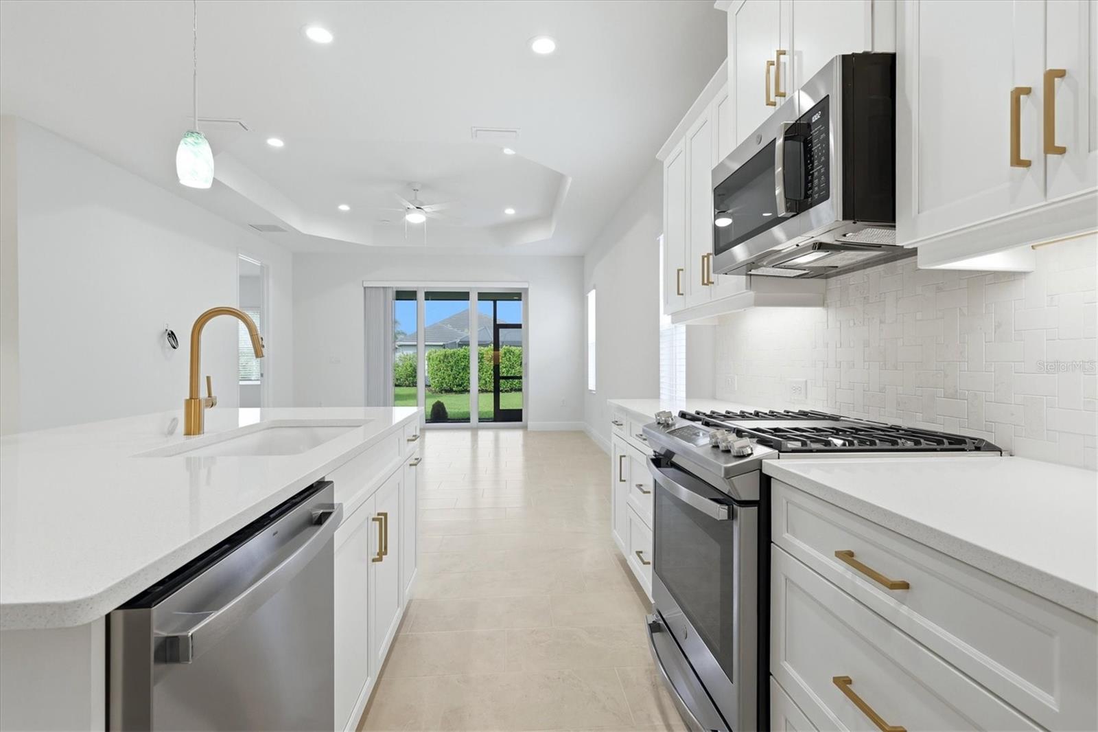 2605 Star Apple, Sarasota, FL 34240