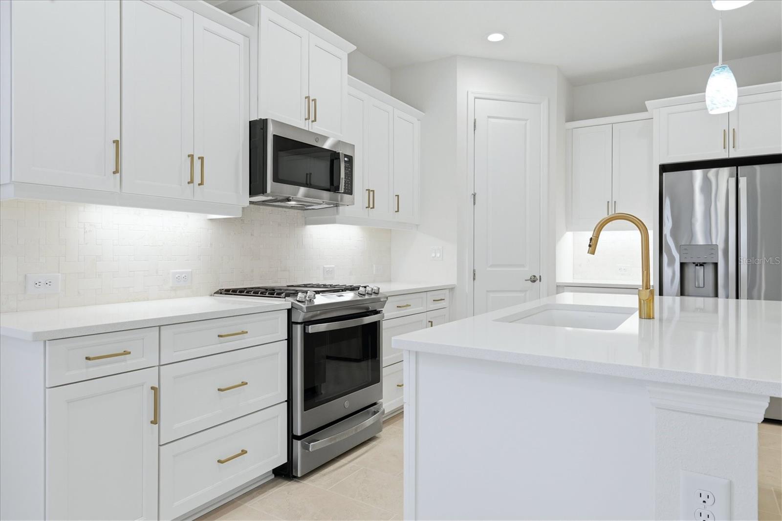 2605 Star Apple, Sarasota, FL 34240