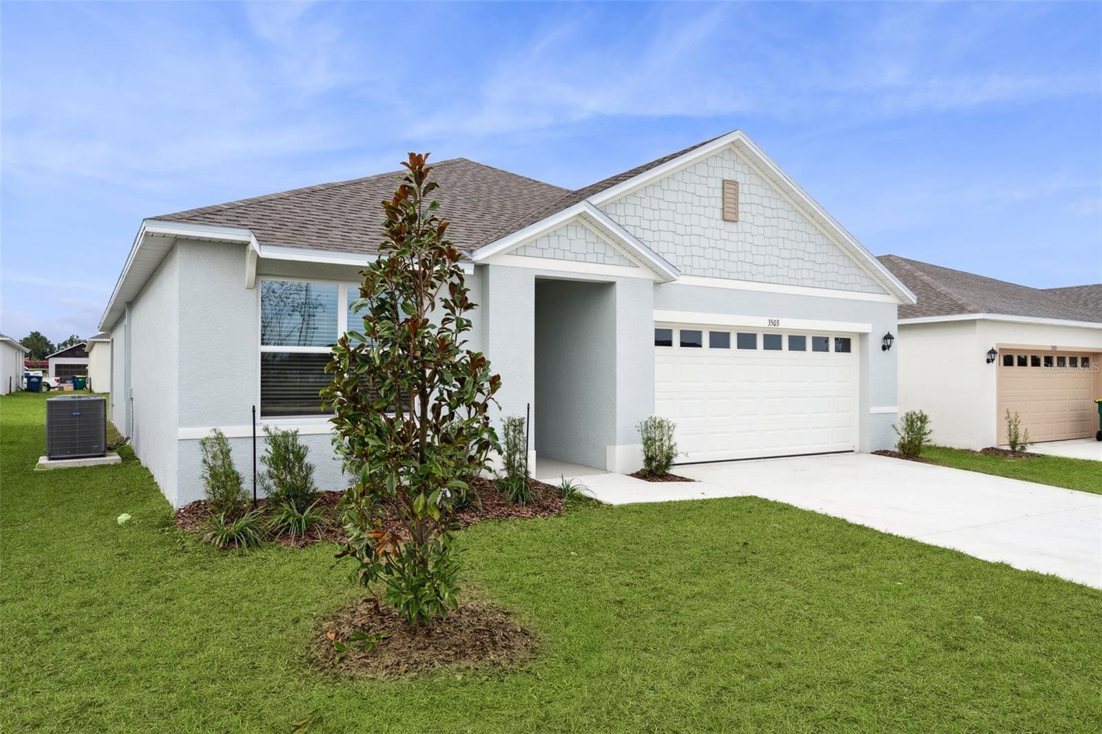 144 Flag Lilly, Umatilla, FL 32784