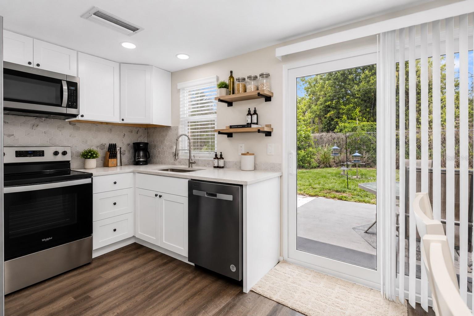 1032 Elaine, Venice, FL 34285