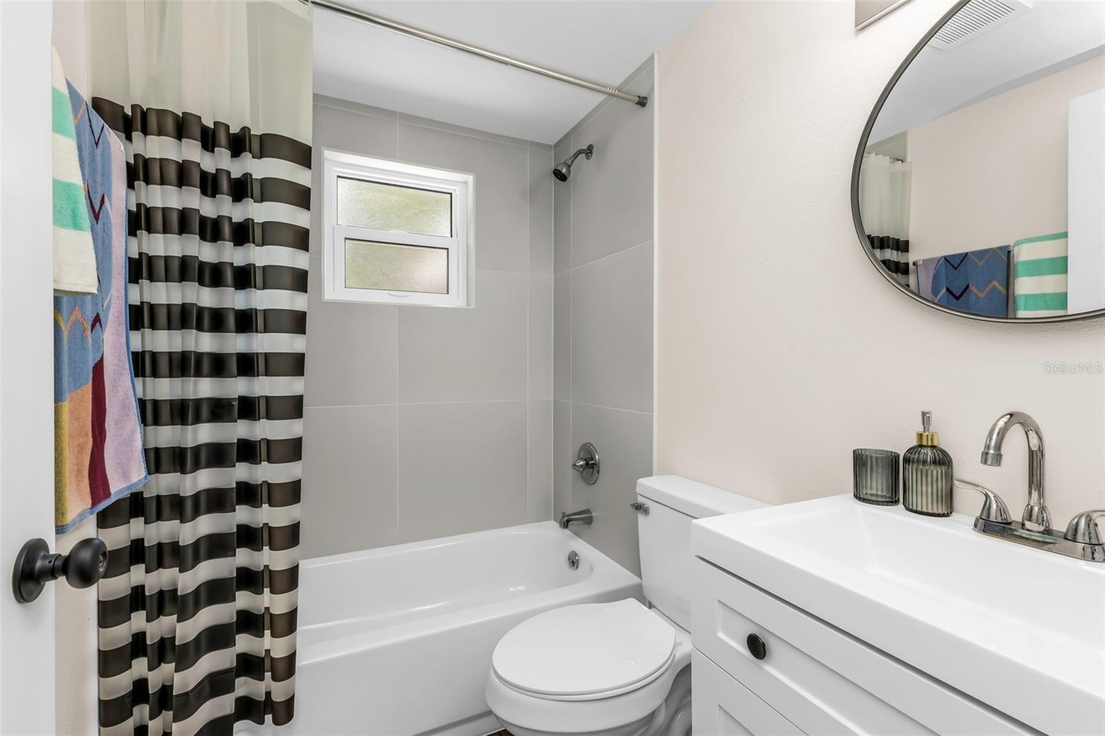 1032 Elaine, Venice, FL 34285
