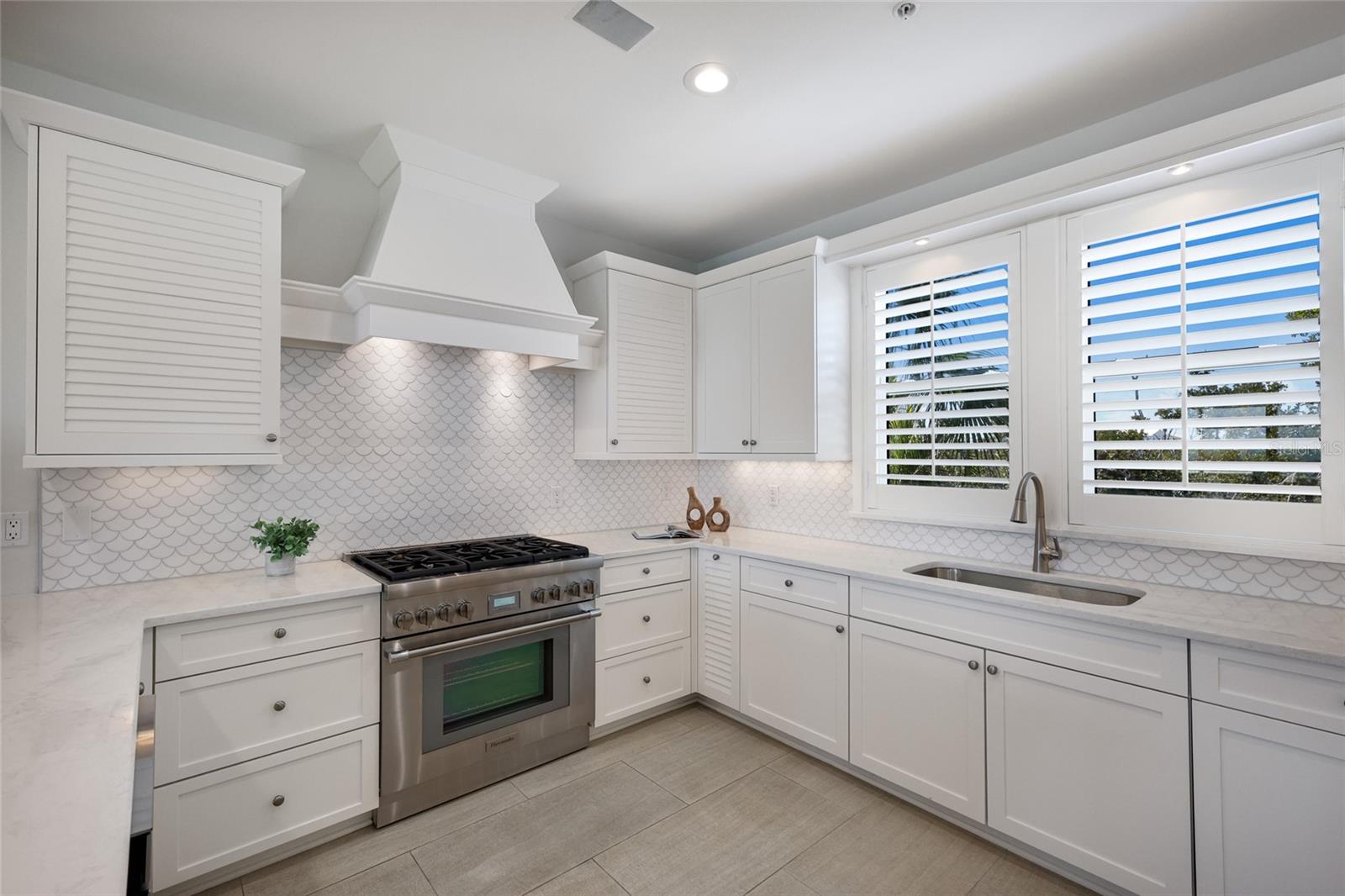 585 Buttonwood Bay, Boca Grande, FL 33921