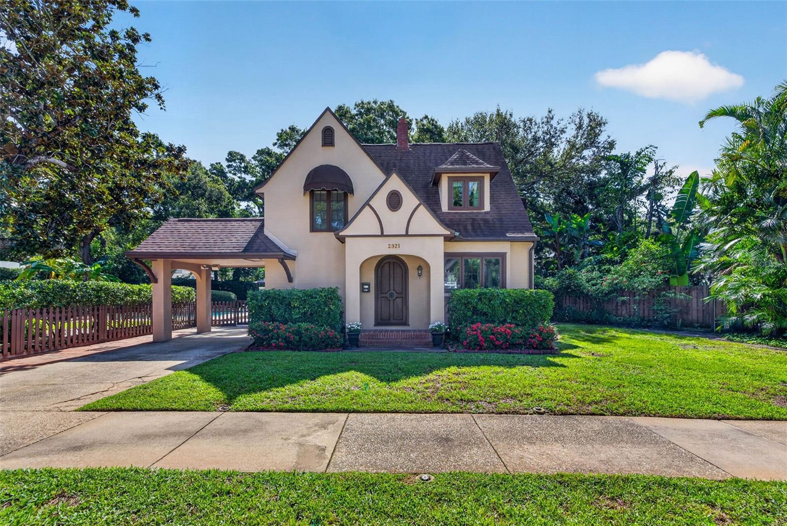 2321 14th, St Petersburg, FL 33704