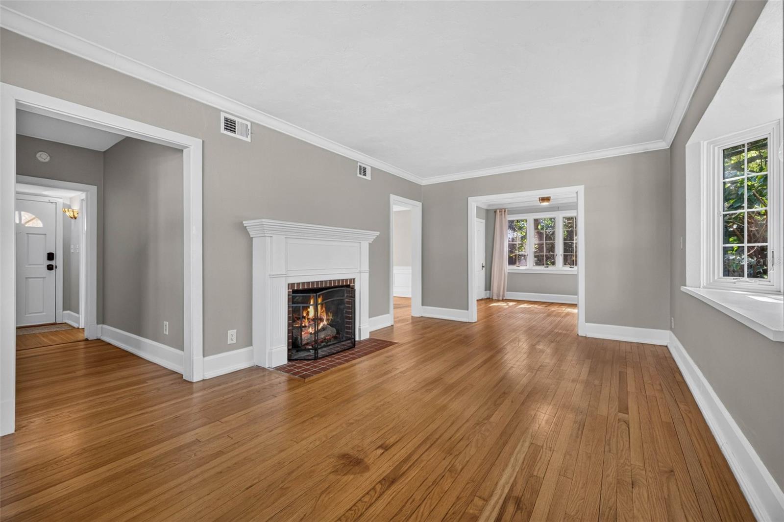 2321 14th, St Petersburg, FL 33704