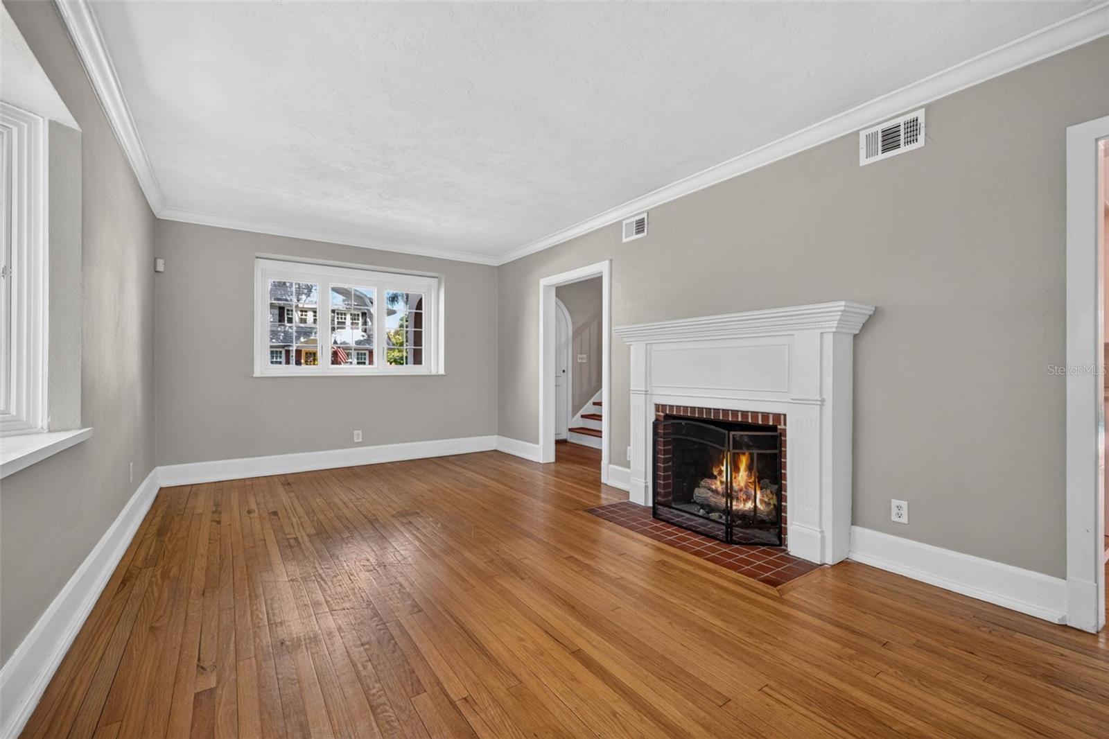 2321 14th, St Petersburg, FL 33704