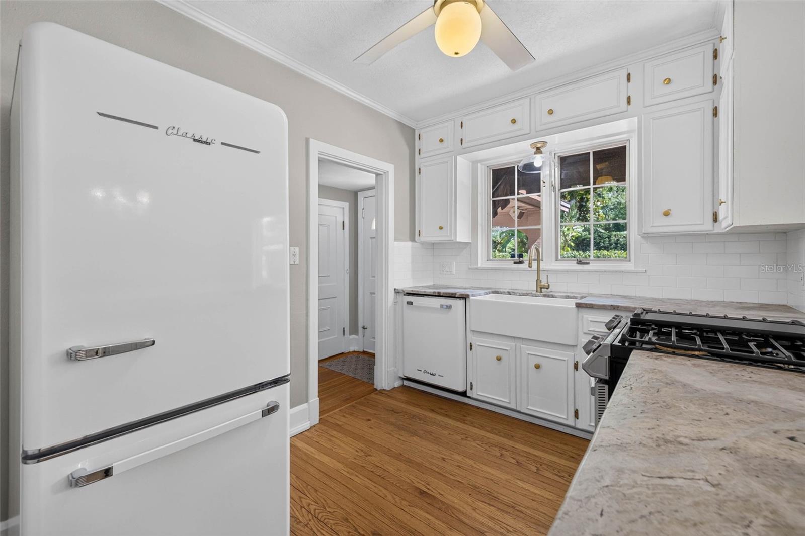 2321 14th, St Petersburg, FL 33704