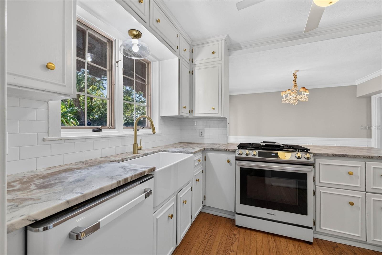 2321 14th, St Petersburg, FL 33704