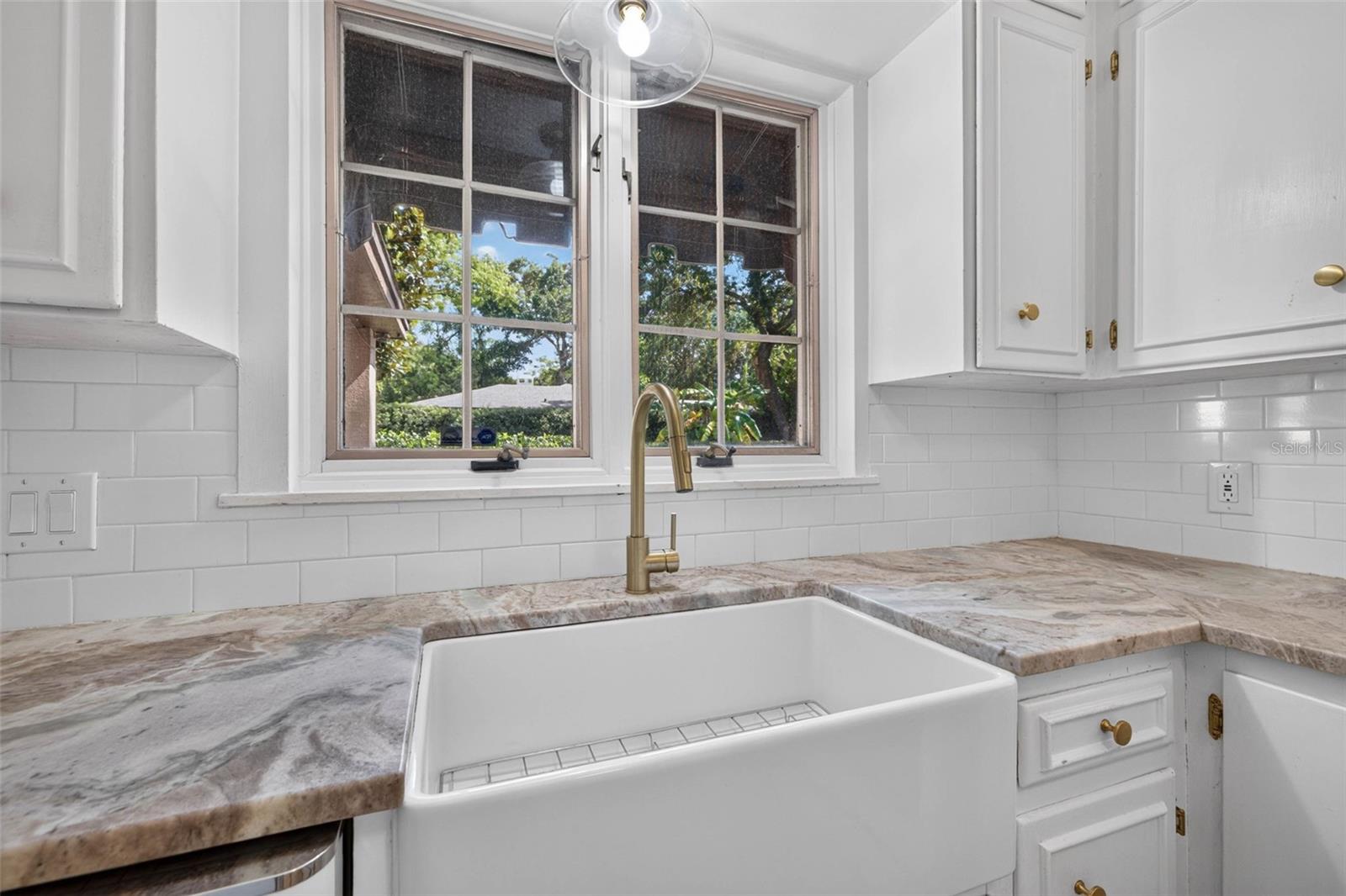 2321 14th, St Petersburg, FL 33704