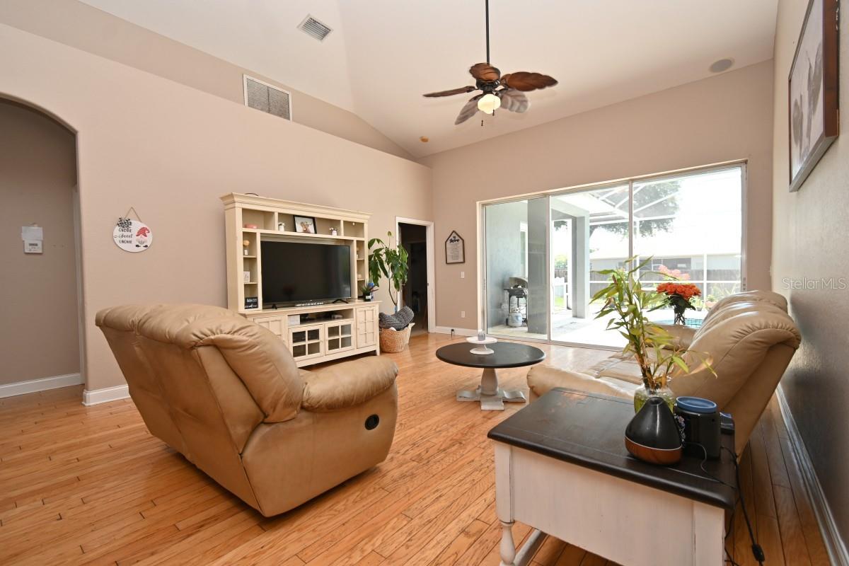 12106 Palm, San Antonio, FL 33576
