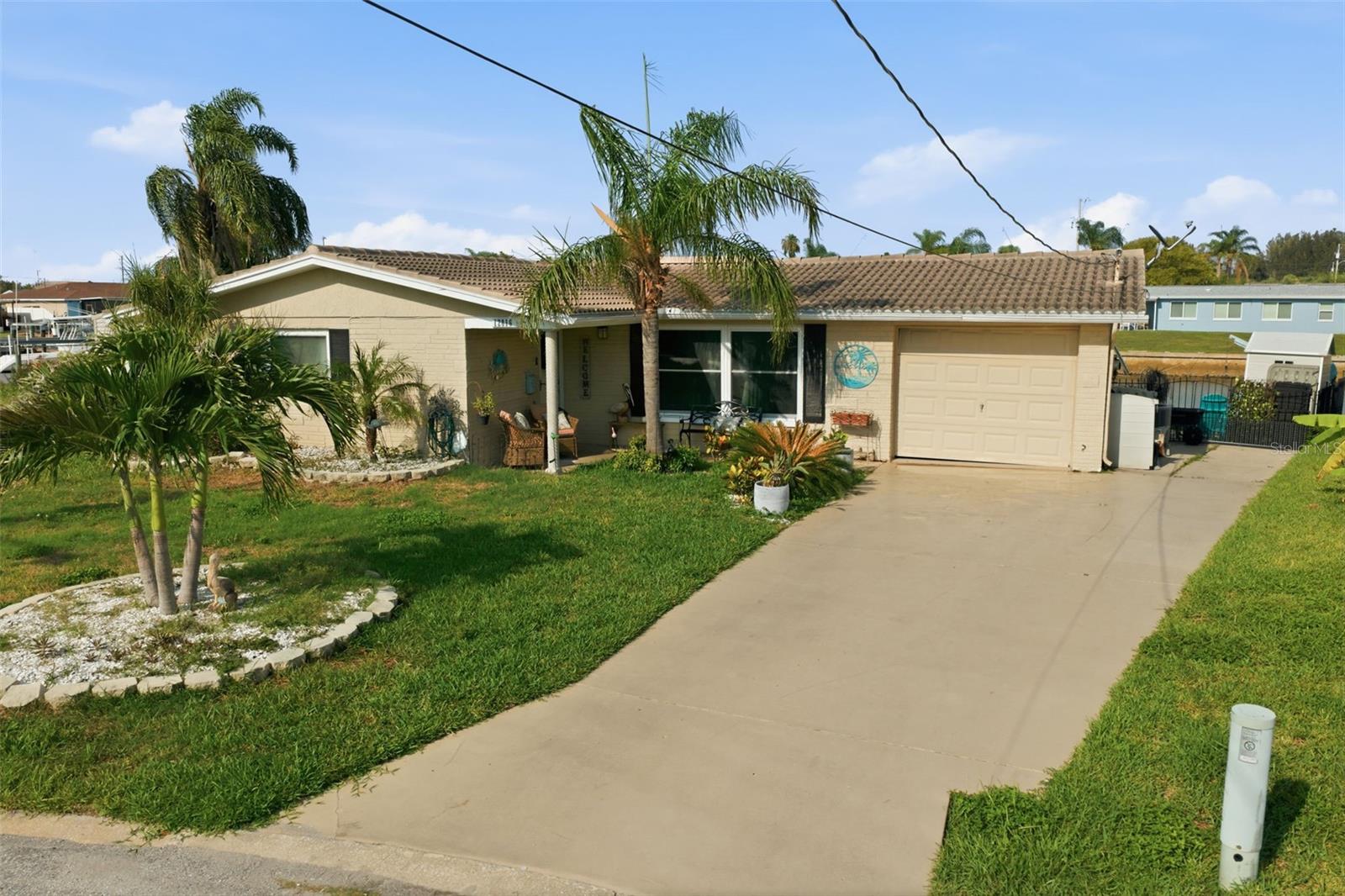 12816 4th, Hudson, FL 34667