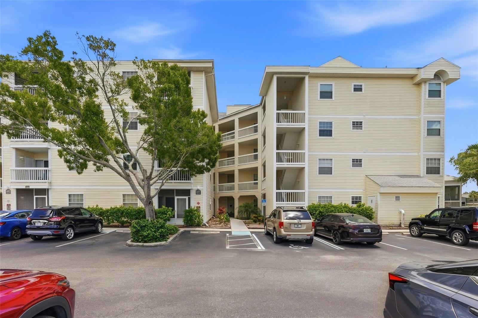 6817 Stones Throw Unit 17208, St Petersburg, FL 33710