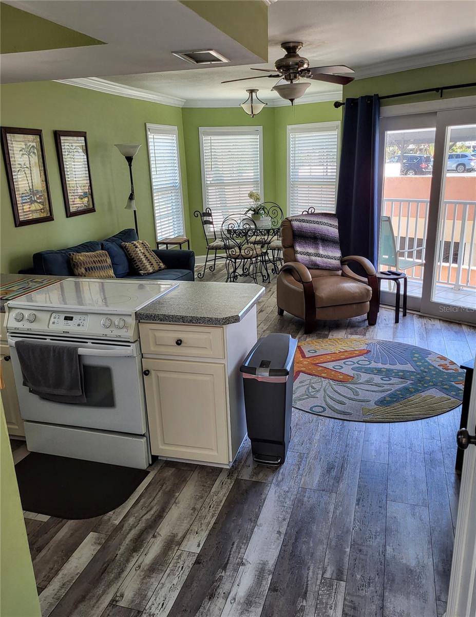 17960 Gulf Unit 101, Redington Shores, FL 33708
