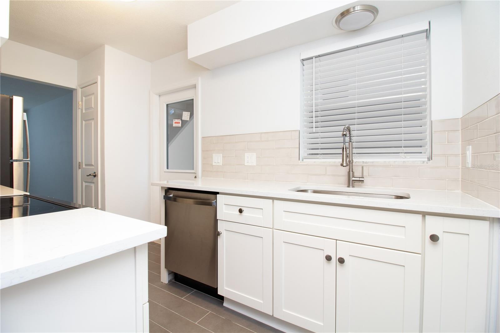 1115 Rue Des Chateaux Unit 1a, South Pasadena, FL 33707