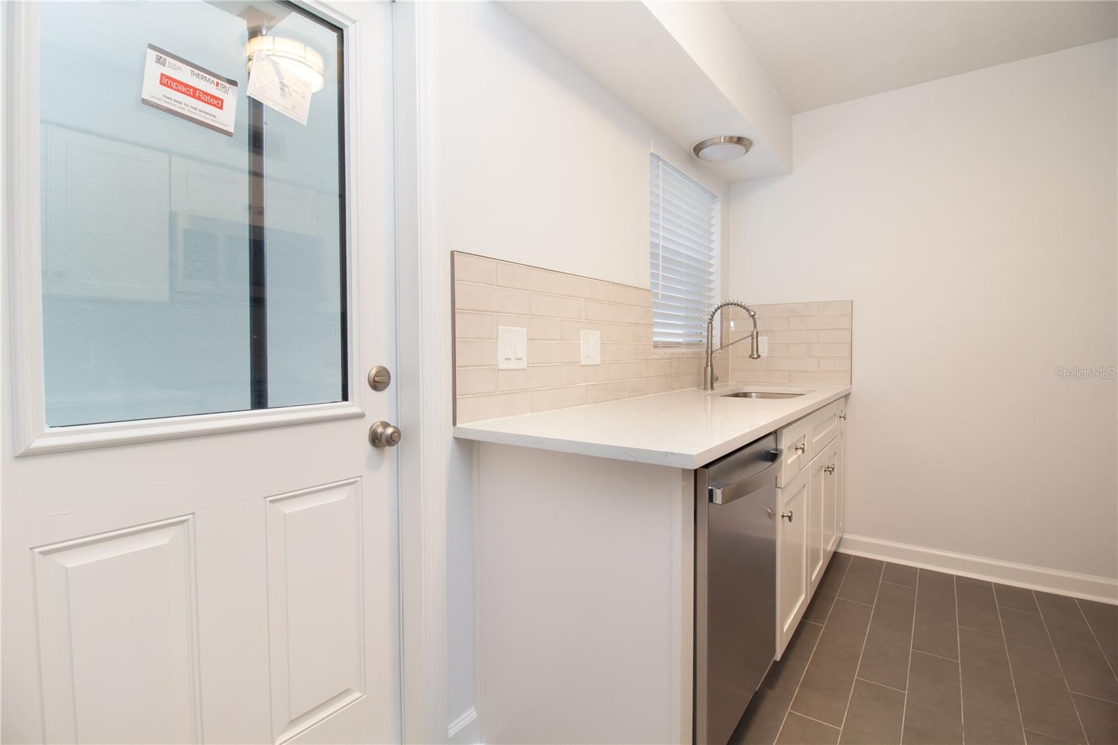 1115 Rue Des Chateaux Unit 1a, South Pasadena, FL 33707