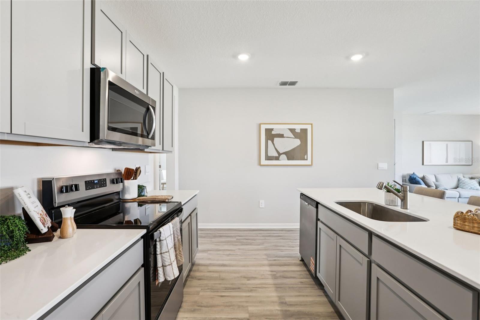148 Flag Lilly, Umatilla, FL 32784