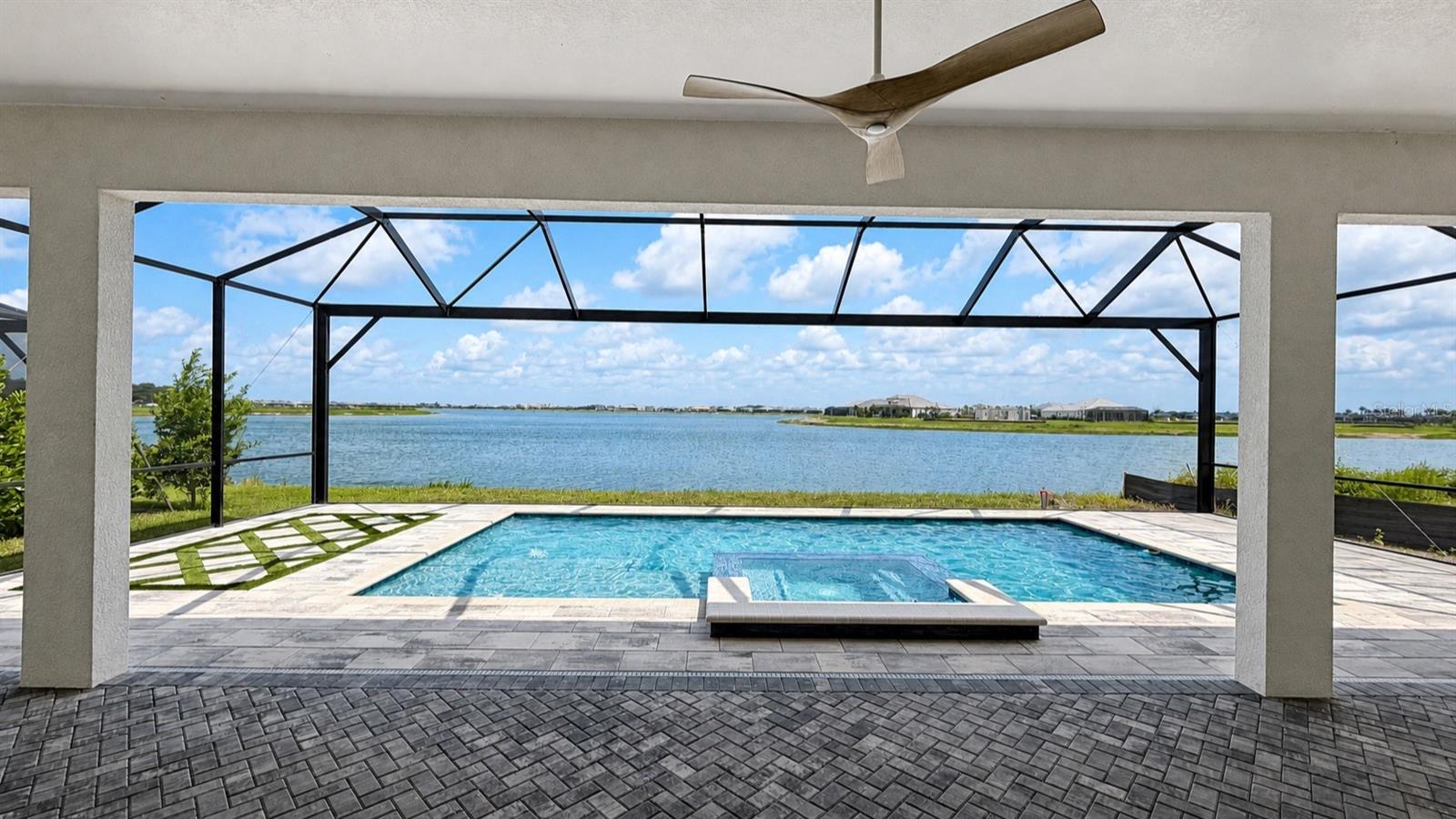 812 Blue Shell, Sarasota, FL 34240