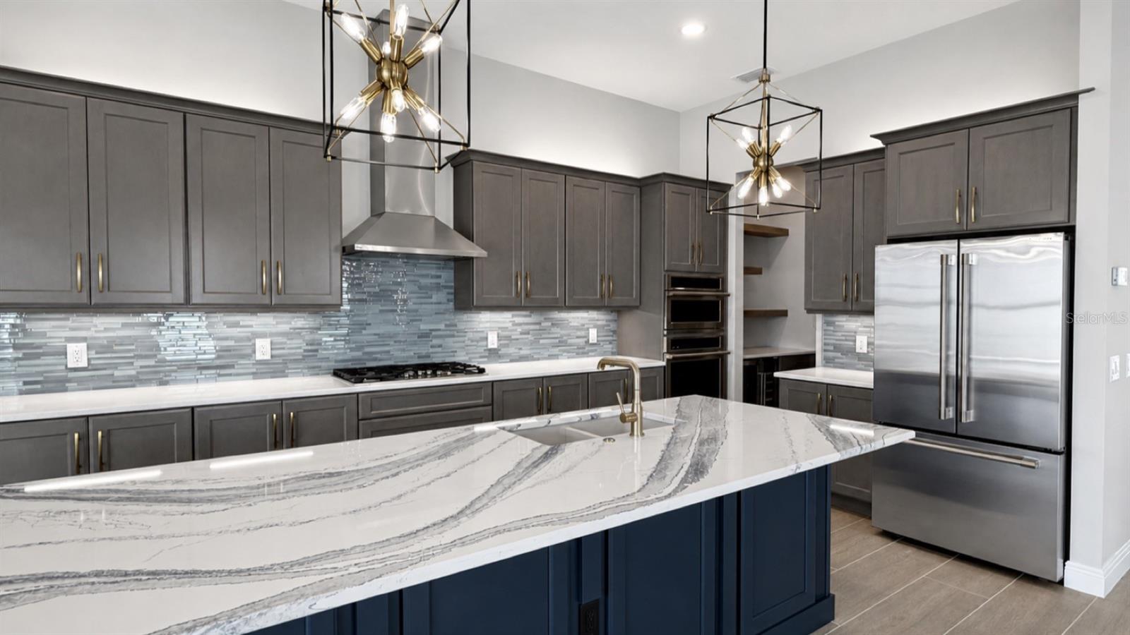 812 Blue Shell, Sarasota, FL 34240