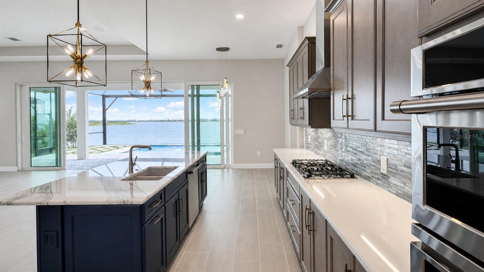 812 Blue Shell, Sarasota, FL 34240