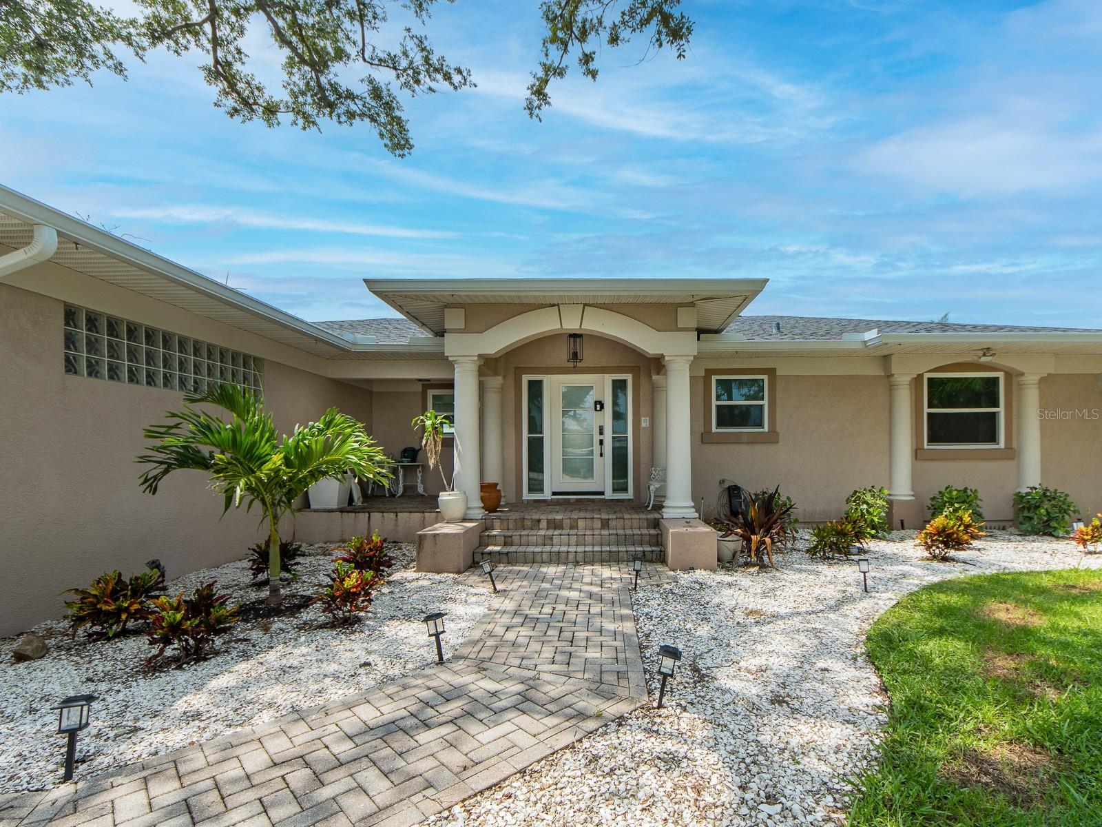 1826 Venetian Point, Clearwater, FL 33755