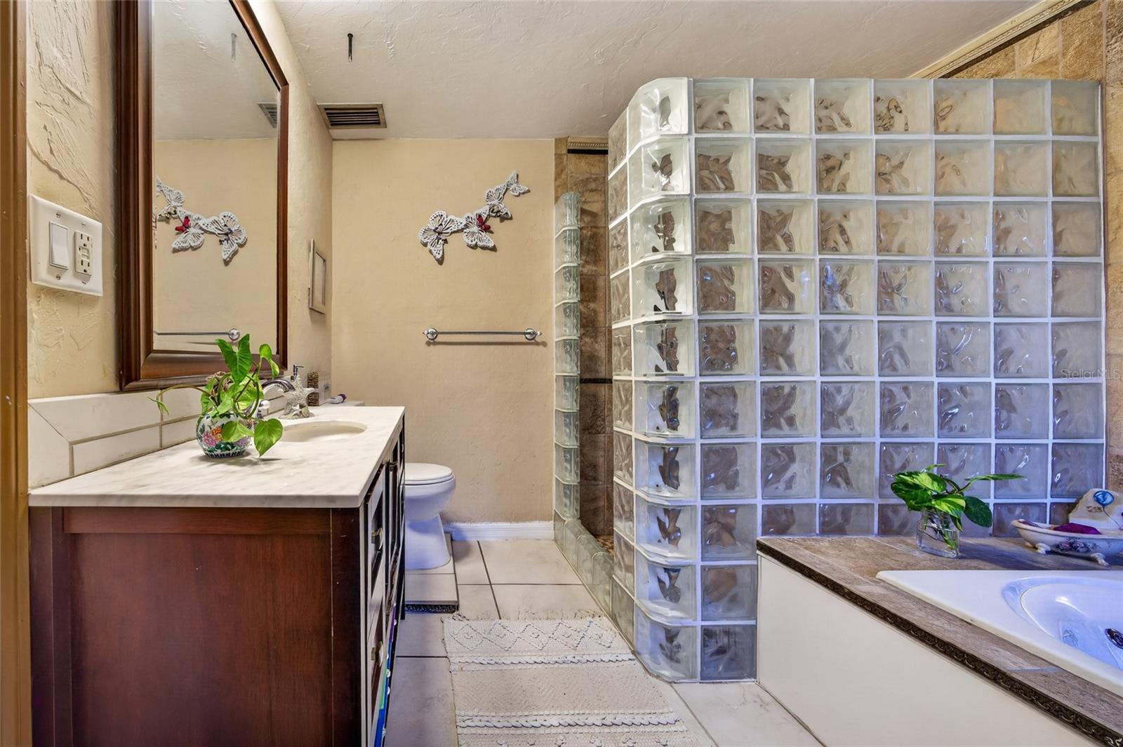 4701 Spahn, Sarasota, FL 34232