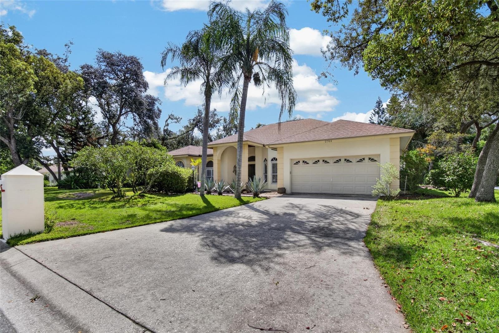 2704 Aston, Plant City, FL 33566
