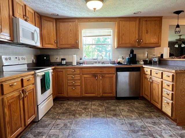 9559 State Road 100, Starke, FL 32091