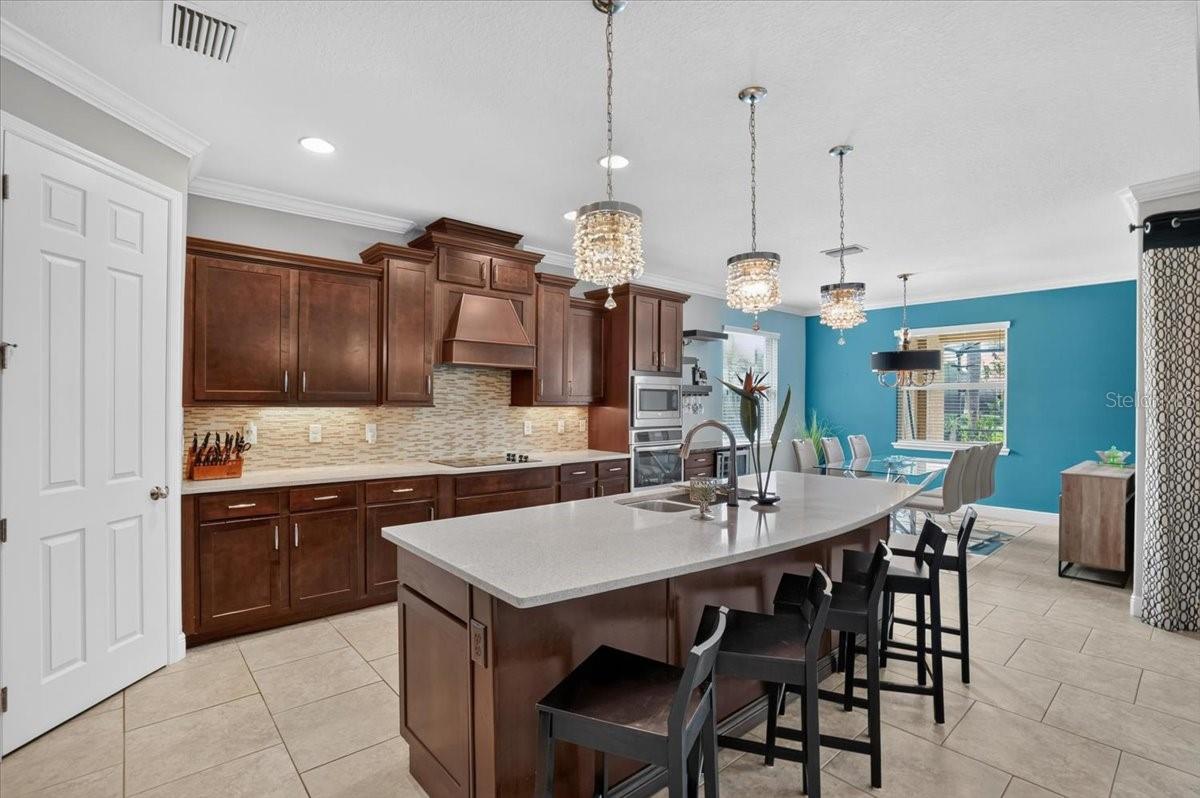 17009 1st, Bradenton, FL 34212