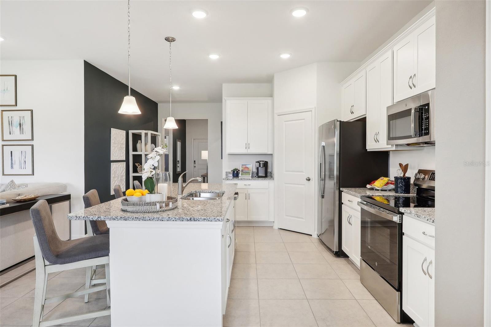 23599 Grindstone, Sorrento, FL 32776