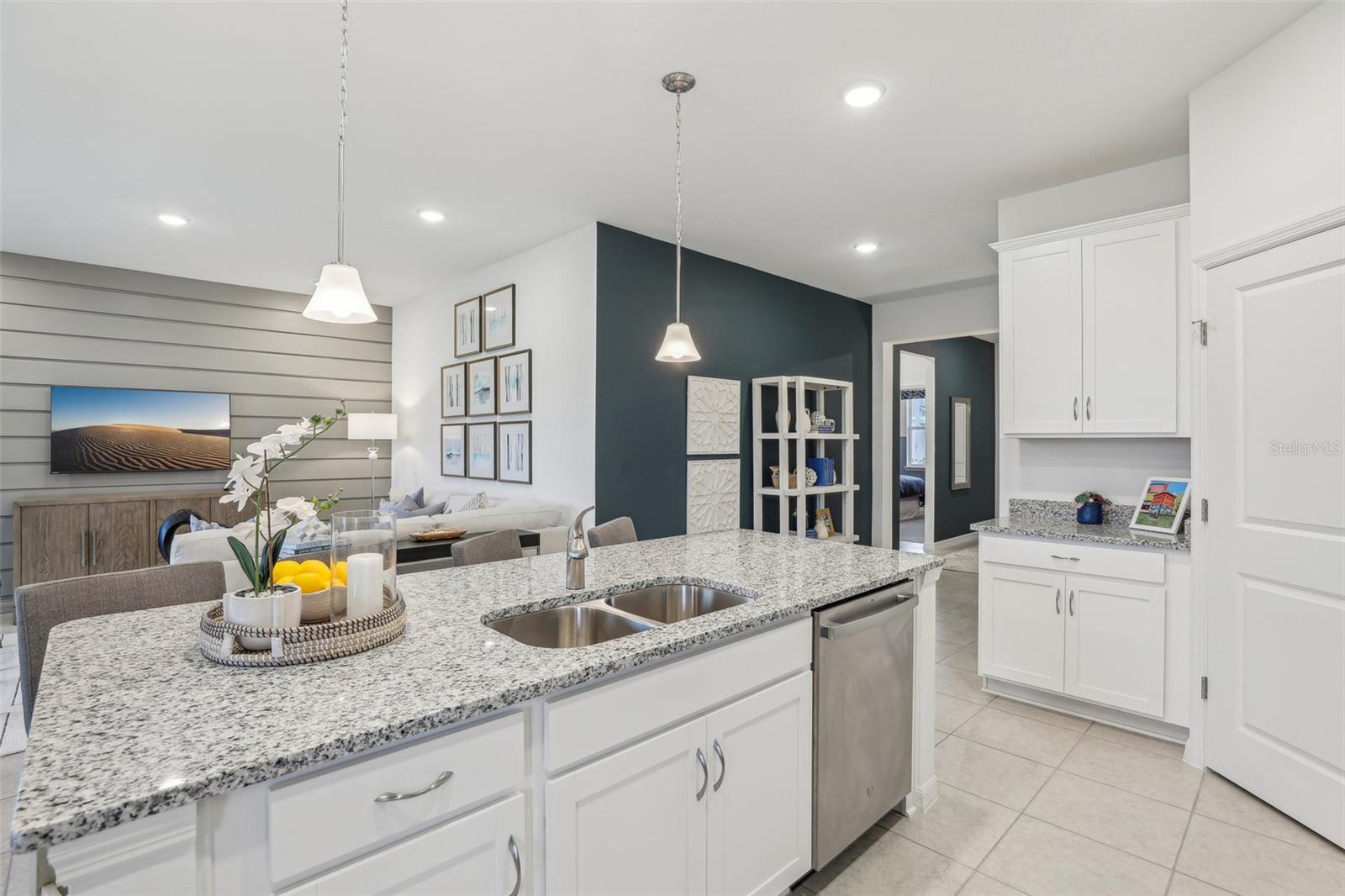 23599 Grindstone, Sorrento, FL 32776