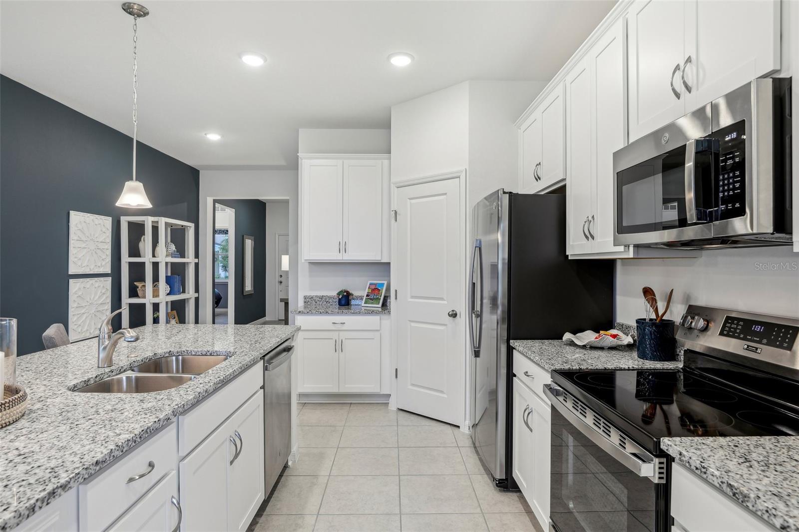 23599 Grindstone, Sorrento, FL 32776