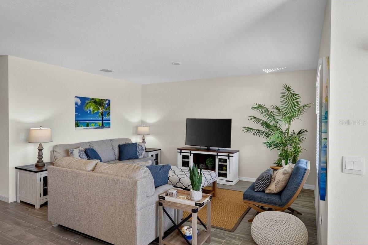 1346 Middle Lake, Ormond Beach, FL 32174