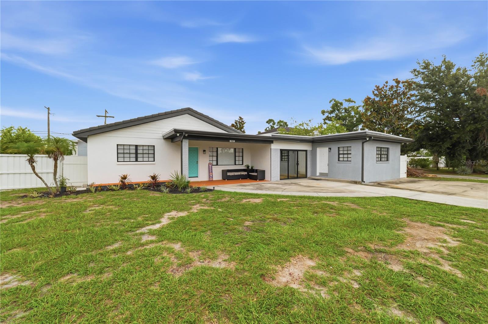 2607 Crest, Tampa, FL 33614