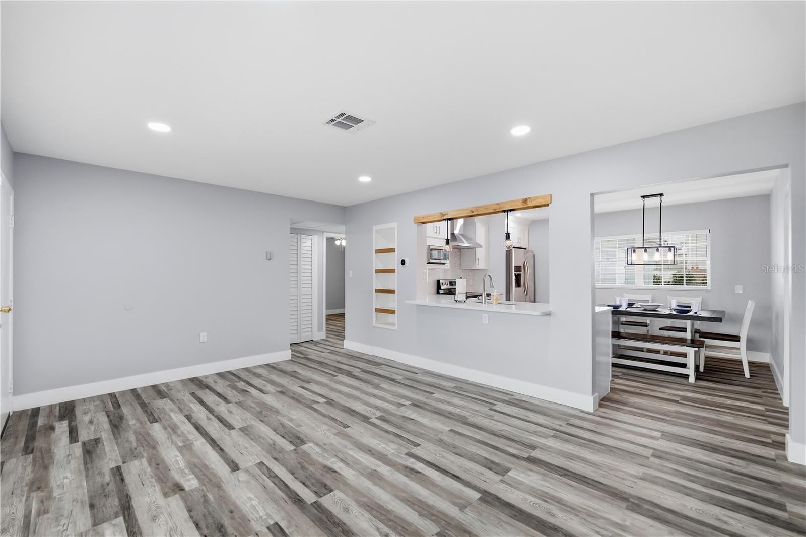 2607 Crest, Tampa, FL 33614