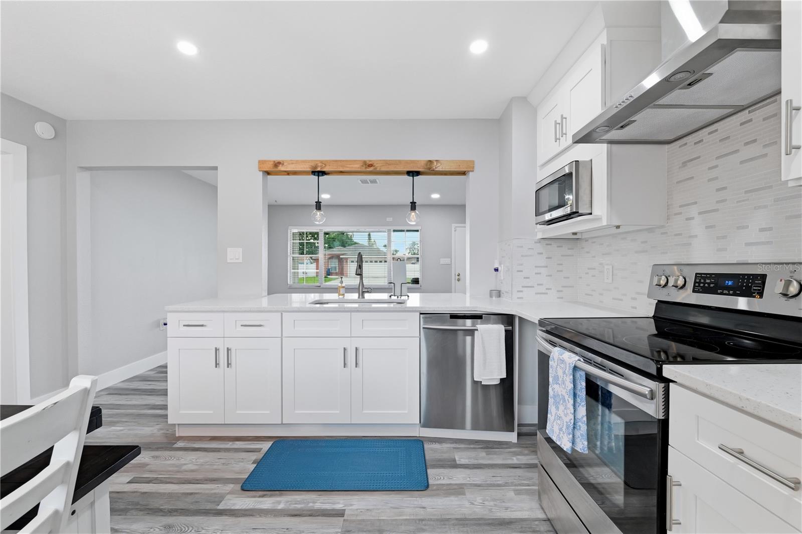 2607 Crest, Tampa, FL 33614