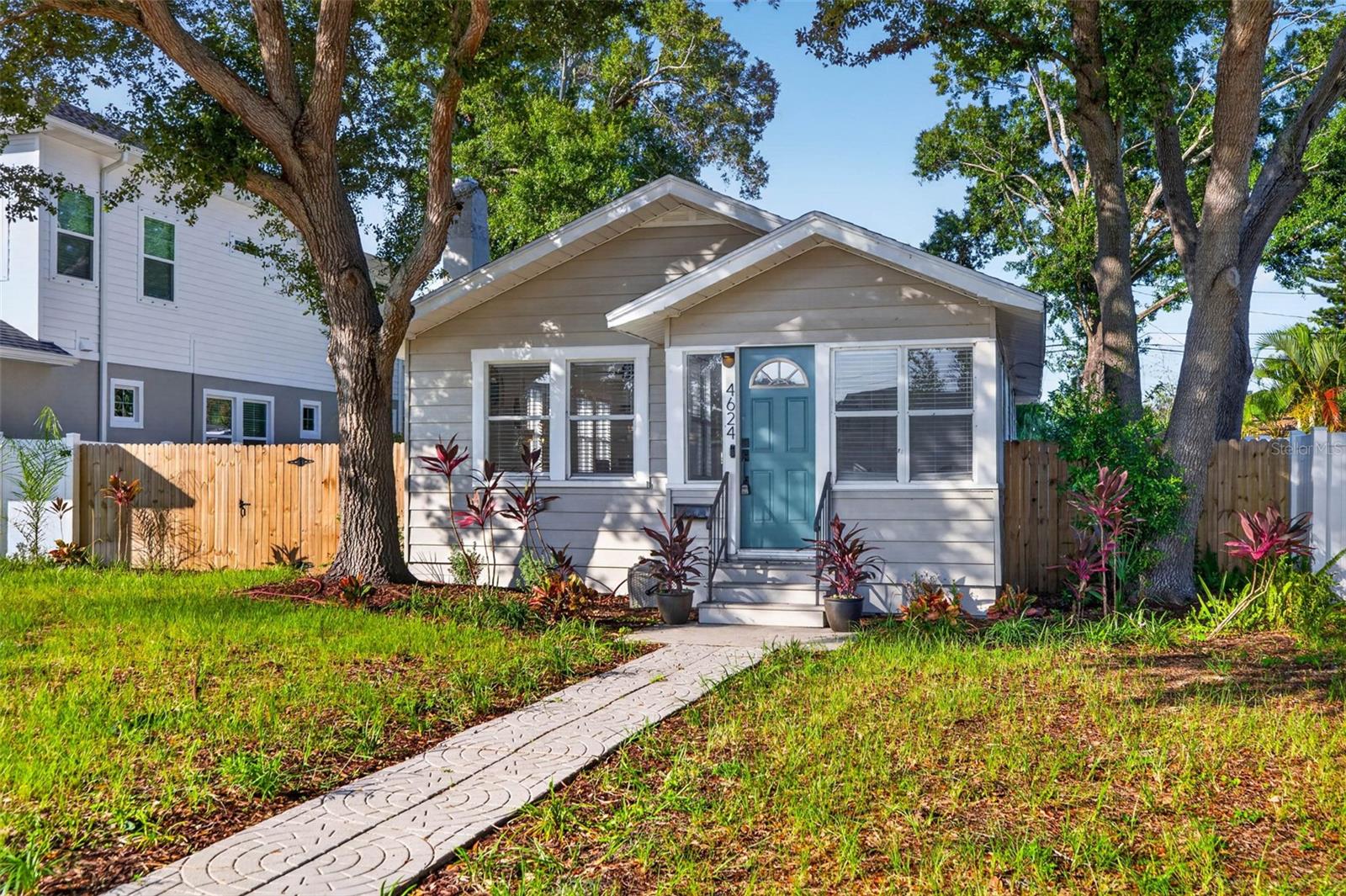 4624 Iris, St Petersburg, FL 33714