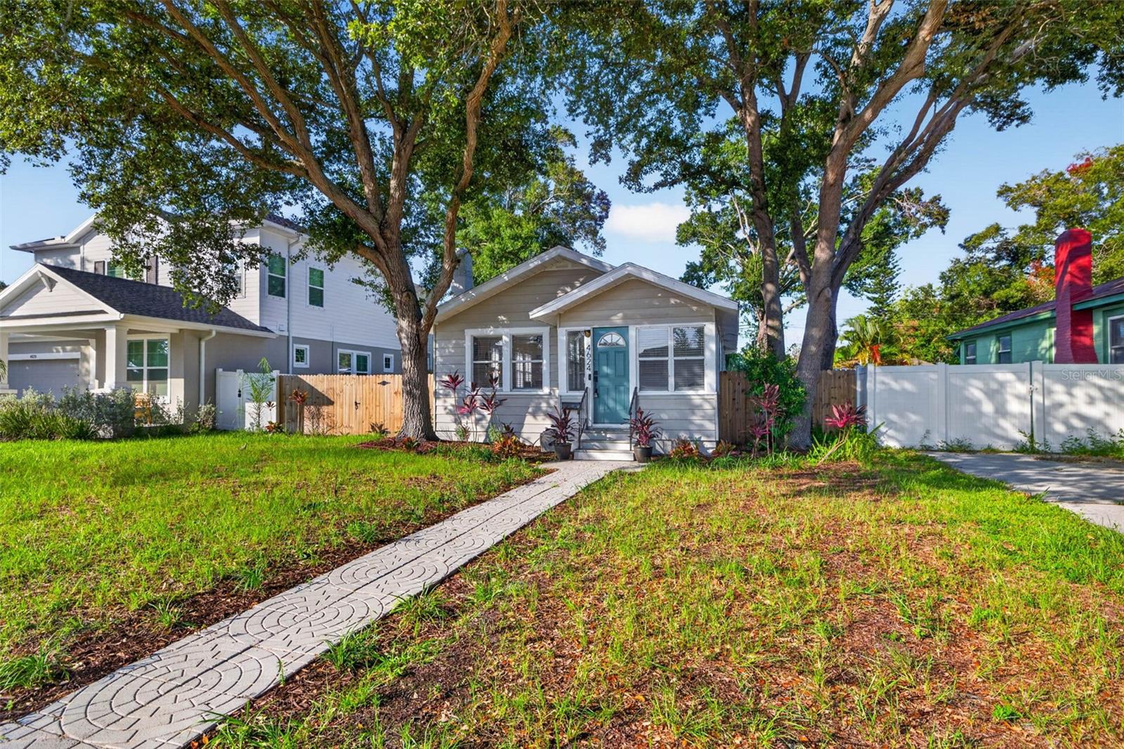 4624 Iris, St Petersburg, FL 33714