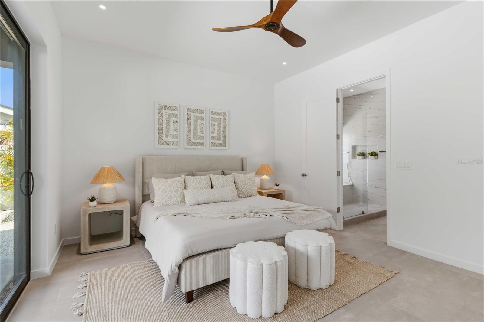 2306 Valencia, Sarasota, FL 34239